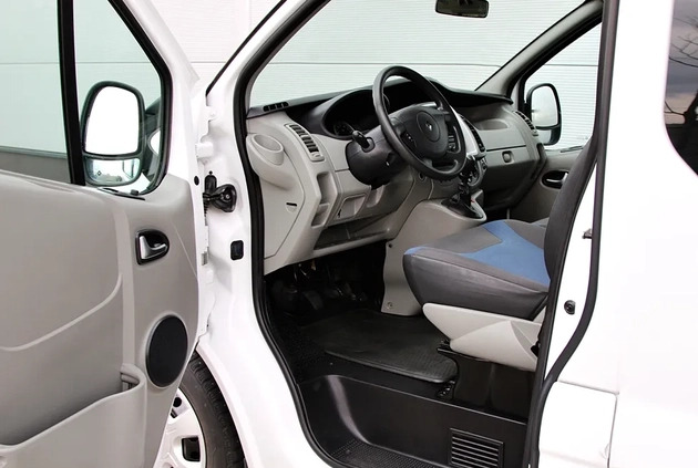 Renault Trafic cena 58990 przebieg: 208900, rok produkcji 2013 z Biała małe 466